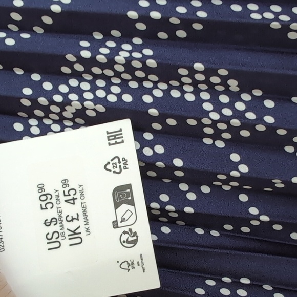 Zara satin effect pleated printed midi skirt navy White floral M NWT 2347/104 - Picture 6 of 11